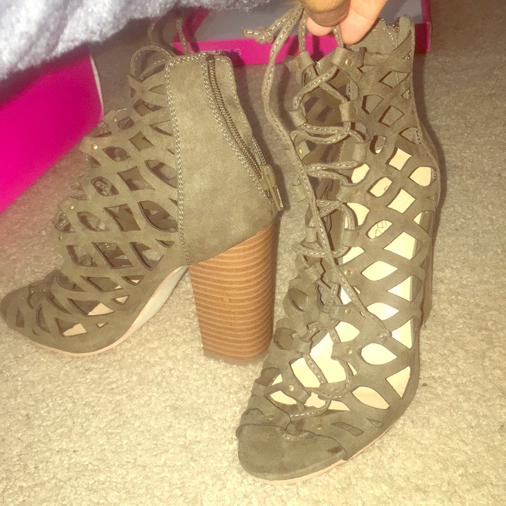 Gently worn once. Olive green heels size 7.5